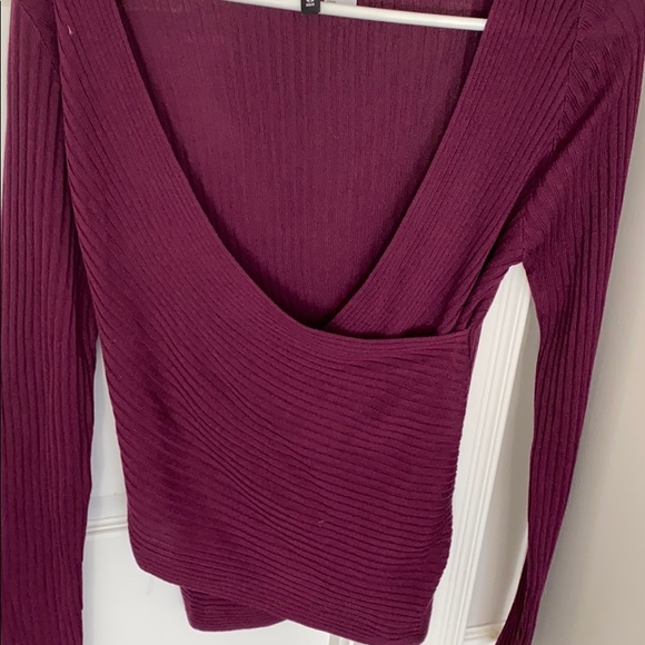 Gorgeous plum sweater - Picture 2 of 3